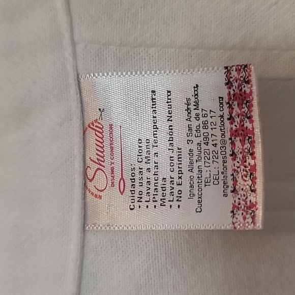 Shuudi brand Mexican linen men's vacation shirt white with navy blue embroidery - Picture 13 of 17